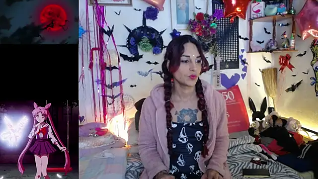 Snapshot of purplekattlyn chatting on 18, 5, 2026 purplekattlyn online show from 18, 5, 2026