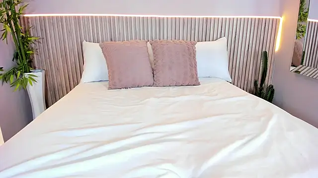 GeorginaReyes online show from 8, 9, 2025