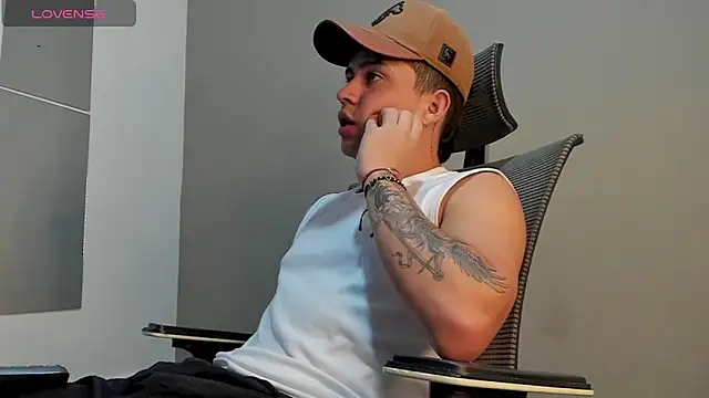 mattiwsmorris  online show from 2, 12, 2025