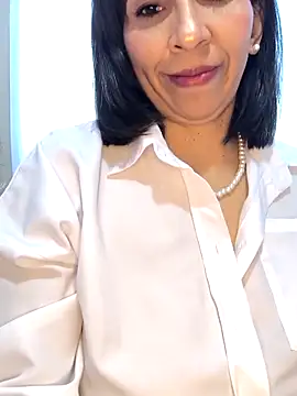 Mrsvictoriaaa online show from 17, 1, 2026