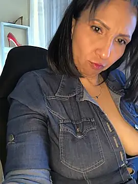 Mrsvictoriaaa online show from 3, 7, 2026