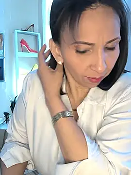 Mrsvictoriaaa online show from 2, 7, 2026