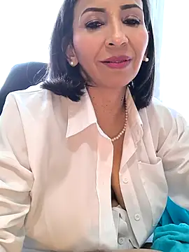 Mrsvictoriaaa online show from 15, 12, 2025