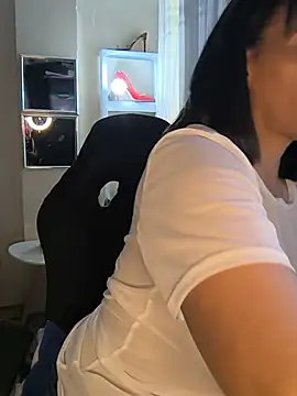 Mrsvictoriaaa online show from 10, 7, 2026