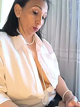 Mrsvictoriaaa online show from 24, 7, 2026