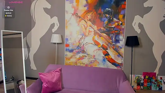 Snapshot of FloraBonde chatting on 11, 10, 2025 FloraBonde online show from 11, 10, 2025