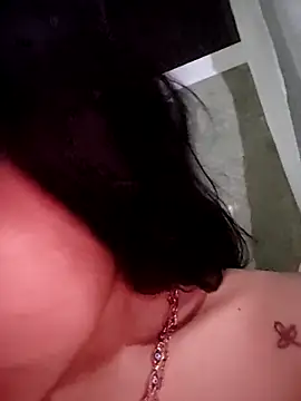 Snapshot of ElaRuil69 chatting on 11, 11, 2025 ElaRuil69 online show from 11, 11, 2025