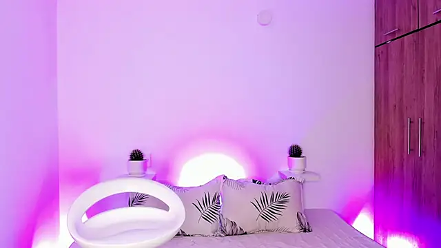 Snapshot of valeria__lewiis chatting on 17, 2, 2025 valeria lewiis online show from 17, 2, 2025