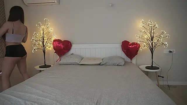 PaigePrado online show from 13, 3, 2025