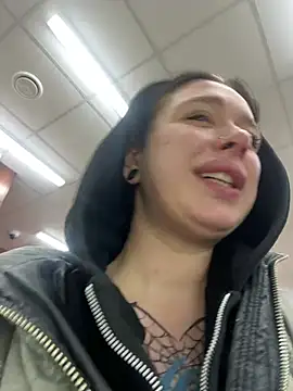 AlishaPrettyBlade online show from 3, 4, 2026