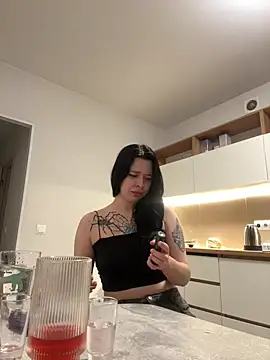 AlishaPrettyBlade online show from 1, 3, 2026