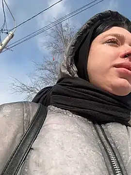 AlishaPrettyBlade online show from 4, 3, 2026