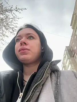 AlishaPrettyBlade online show from 18, 3, 2026