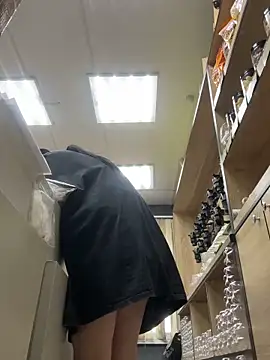 AlishaPrettyBlade online show from 17, 12, 2025