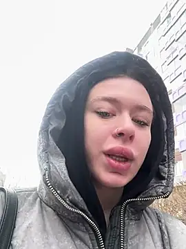 AlishaPrettyBlade online show from 21, 3, 2026