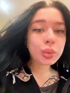 AlishaPrettyBlade online show from 13, 1, 2026