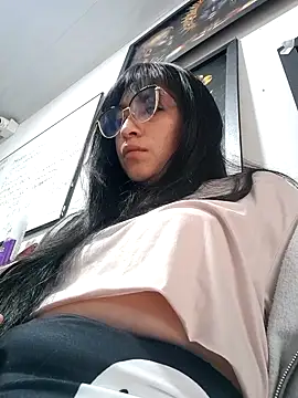 Snapshot of Arielle_lov chatting on 19, 10, 2025 Arielle lov online show from 19, 10, 2025