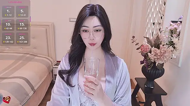 Snapshot of Tingdie chatting on 1, 12, 2025 Tingdie online show from 1, 12, 2025