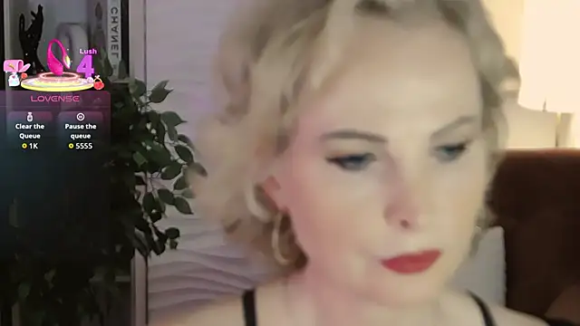 Snapshot of Sandra_Kind chatting on 30, 9, 2025 Sandra Kind online show from 30, 9, 2025