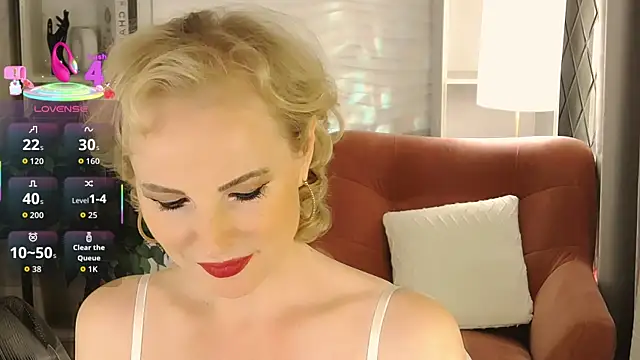 Snapshot of Sandra_Kind chatting on 3, 10, 2025 Sandra Kind online show from 3, 10, 2025
