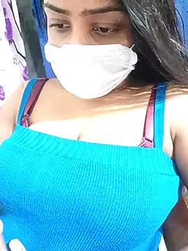 Snapshot of COZY_ROZI chatting on 3, 10, 2025 COZY ROZI online show from 3, 10, 2025