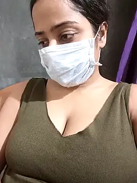 Snapshot of COZY_ROZI chatting on 28, 10, 2025 COZY ROZI online show from 28, 10, 2025