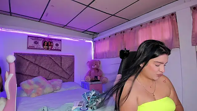 Cristal Smith20 online show from 22, 4, 2026