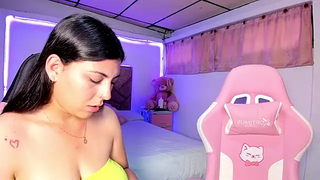 Snapshot of Cristal_Smith20 chatting on 18, 6, 2026 Cristal Smith20 online show from 18, 6, 2026