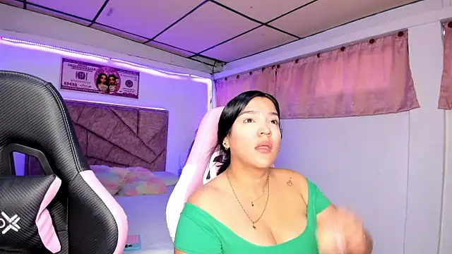 Snapshot of Cristal_Smith20 chatting on 19, 6, 2026 Cristal Smith20 online show from 19, 6, 2026