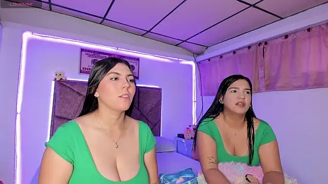 Cristal Smith20 online show from 2, 12, 2025