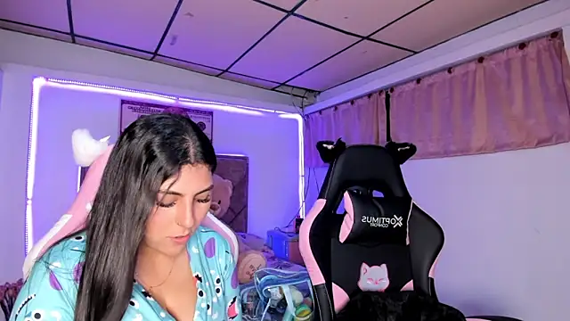 Cristal Smith20 online show from 13, 3, 2026