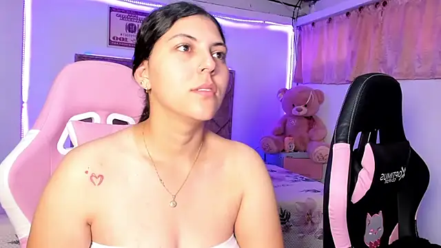 Snapshot of Cristal_Smith20 chatting on 1, 7, 2026 Cristal Smith20 online show from 1, 7, 2026