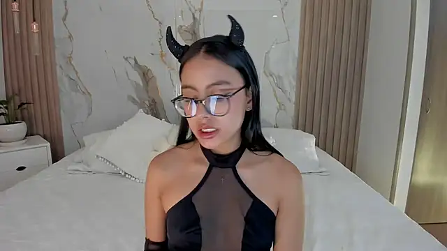 miss martiina online show from 9, 9, 2025