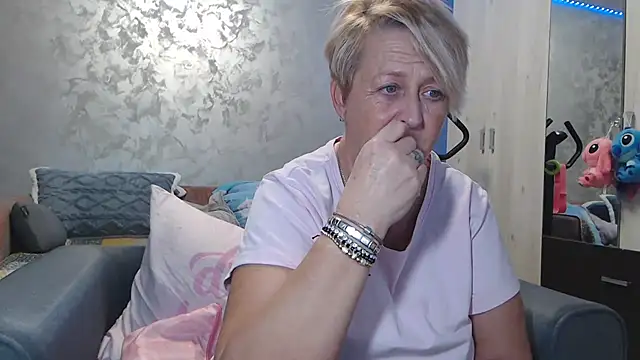 RosesandLillies online show from 5, 3, 2026