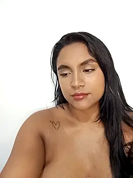Snapshot of victoria_roussee chatting on 27, 2, 2025 victoria roussee online show from 27, 2, 2025