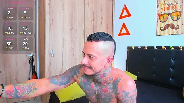 Snapshot of fitnolan chatting on 7, 11, 2025 fitnolan online show from 7, 11, 2025