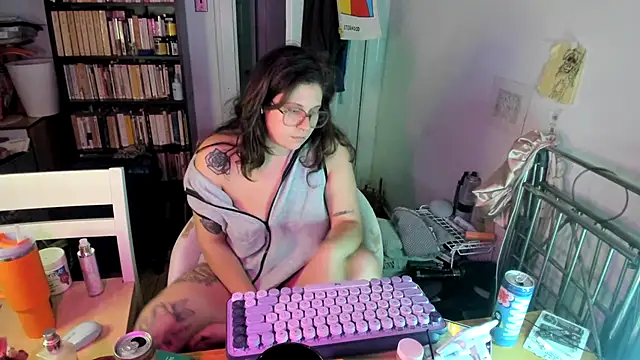 Rosiee69  online show from 4, 11, 2025