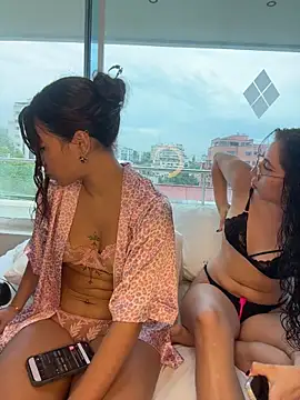 Snapshot of Alice_surprise chatting on 28, 11, 2025 Alice surprise online show from 28, 11, 2025