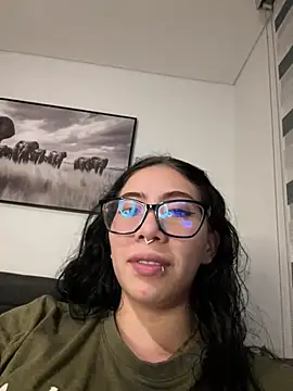 Snapshot of Alice_surprise chatting on 22, 7, 2026 Alice surprise online show from 22, 7, 2026