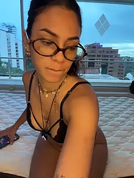 Snapshot of Alice_surprise chatting on 27, 11, 2025 Alice surprise online show from 27, 11, 2025