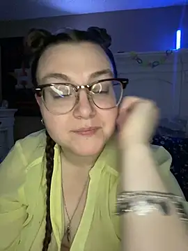 HTXBELLE online show from 4, 3, 2025