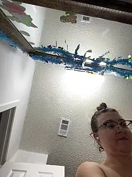 HTXBELLE online show from 10, 3, 2026