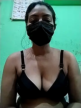 cuteangel9999 online show from 5, 3, 2025