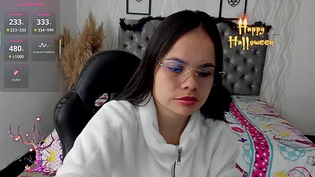 Snapshot of Kath_latorre chatting on 17, 10, 2025 Kath latorre online show from 17, 10, 2025