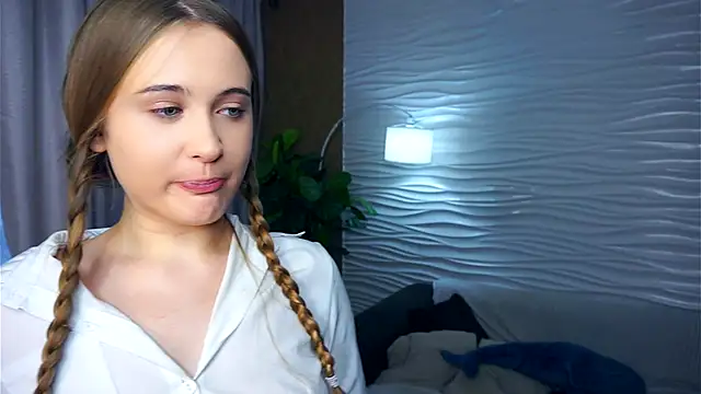 QuennaCoote online show from 21, 12, 2025