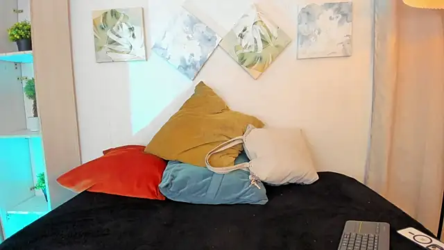 iiangel  online show from 6, 11, 2025