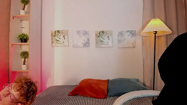 iiangel  online show from 12, 2, 2026