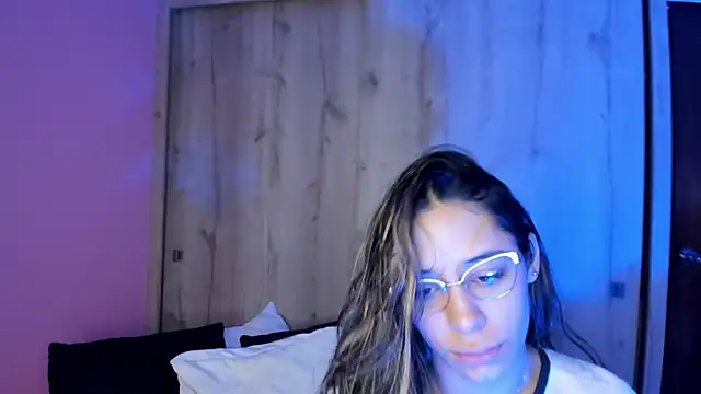 Snapshot of TANIA_06 chatting on 25, 4, 2026 TANIA 06 online show from 25, 4, 2026