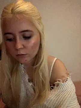 Snapshot of Blondie_Sofia_Essexbabe chatting on 5, 11, 2025 Blondie Sofia Essexbabe online show from 5, 11, 2025