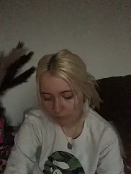 Snapshot of Blondie_Sofia_Essexbabe chatting on 28, 11, 2025 Blondie Sofia Essexbabe online show from 28, 11, 2025